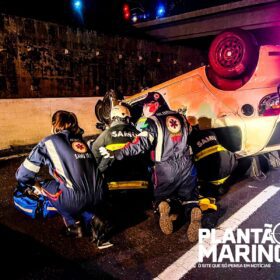 Fotos de Homem é socorrido após capotamento de veículo no Contorno Norte em Maringá