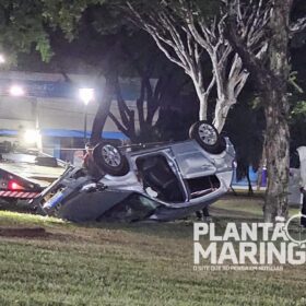 Fotos de Motorista perde controle, invade rotatória e capota com carro em Maringá 