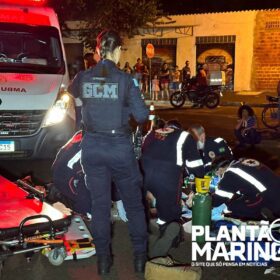 Mulher é socorrida em estado grave após ser atropelada por carro enquanto estava deitada no meio da rua em Sarandi Foto 1 Fotos de Mulher é socorrida em estado grave após ser atropelada por carro enquanto estava deitada no meio da rua em Sarandi