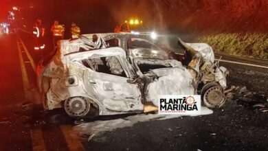 Fotos de Casal morre carbonizado após grave acidente envolvendo dois carros e ônibus na região de Maringá 