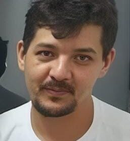 Fotos de Empresário morre após sofrer descarga elétrica de 13 mil volts durante manutenção em telhado