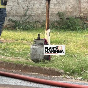 Fotos de Mãe e filho são intubados e socorridos em estado gravíssimo após incêndio em residência em Maringá