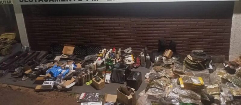 Polícia apreende ‘arsenal’ de airsoft após acidente na PR-317 Foto 1 Fotos de Polícia apreende ‘arsenal’ de airsoft após acidente na PR-317