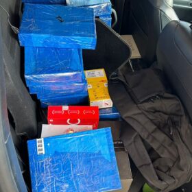 Fotos de Polícia Federal de Maringá prende duas pessoas por contrabando e descaminho 