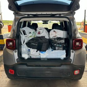 Fotos de Polícia Federal de Maringá prende duas pessoas por contrabando e descaminho 