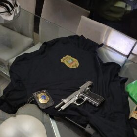 Fotos de Traficante é preso em condomínio fechado em Sarandi durante operação da Denarc