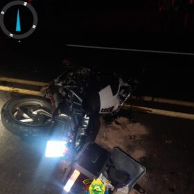 Fotos de Homem morre após acidente com moto de alta cilindrada com placa de Maringá