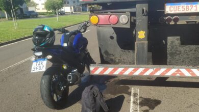 Fotos de Motociclista fica em estado grave após bater em caminhão estacionado em Maringá