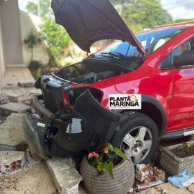 Fotos de Motorista embriagado bate em árvore e invade residência em Maringá; duas pessoas ficaram feridas