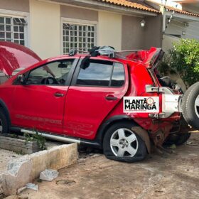 Fotos de Motorista embriagado bate em árvore e invade residência em Maringá; duas pessoas ficaram feridas