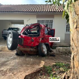 Fotos de Motorista embriagado bate em árvore e invade residência em Maringá; duas pessoas ficaram feridas