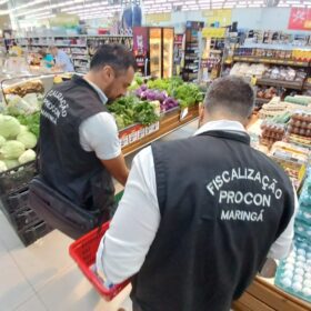Procon flagra alimentos irregulares em vistoria em mercado de Maringá Foto 3 Fotos de Procon flagra alimentos irregulares em vistoria em mercado de Maringá