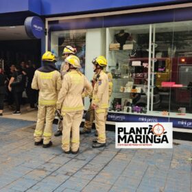 Fotos de Teto de loja desaba após rajada de vento em Maringá; VÍDEO 