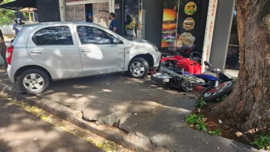 Fotos de Acidente entre dois carros e três motos é registrado em Maringá; vídeo