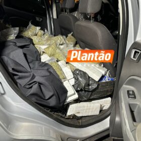 Adolescente de Sarandi é apreendido com quase 300 quilos de drogas entre Maringá e Floresta Foto 5 Fotos de Adolescente de Sarandi é apreendido com quase 300 quilos de drogas entre Maringá e Floresta