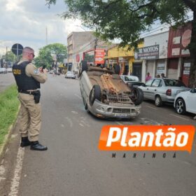 Câmera registra carro capotando após bater em carro e moto estacionados em Maringá Foto 5 Fotos de Câmera registra carro capotando após bater em carro e moto estacionados em Maringá