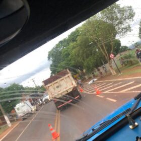 Dois motociclistas mortos após colisão com árvore são identificados no IML de Maringá Foto 5 Fotos de Dois motociclistas mortos após colisão com árvore são identificados no IML de Maringá