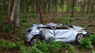 Fotos de Duas pessoas morrem em capotamento na PR-462