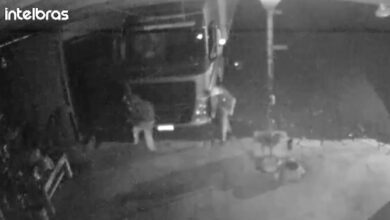 Fotos de Em algumas horas, carreta é incendiada durante furto de peças em Marialva e oficina em Sarandi é invadida por ladrões