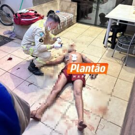 Homem é esfaqueado pela esposa durante discussão em Sarandi Foto 2 Fotos de Homem é esfaqueado pela esposa durante discussão em Sarandi