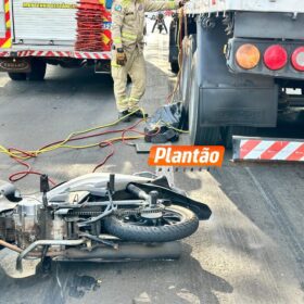 Motociclista de 23 anos morre em acidente na Avenida Colombo, em Maringá Foto 5 Fotos de Motociclista de 23 anos morre em acidente na Avenida Colombo, em Maringá