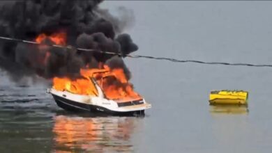 Fotos de Lancha com crianças e adultos pega fogo em rio de Porto Rico