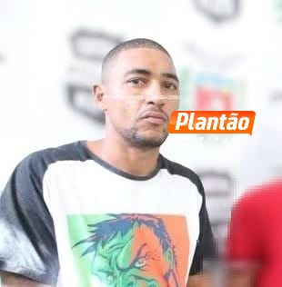 Polícia Civil prende homem acusado de homicídio - o crime foi registrado por câmeras de segurança Foto 2 Fotos de Polícia Civil prende homem acusado de homicídio - o crime foi registrado por câmeras de segurança