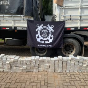 Polícia Federal de Maringá apreende 332,6 kg de cocaína Foto 3 Fotos de Polícia Federal de Maringá apreende 332,6 kg de cocaína