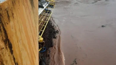Fotos de Balsa fica presa em ponte entre Ivailândia e Floresta; VÍDEO