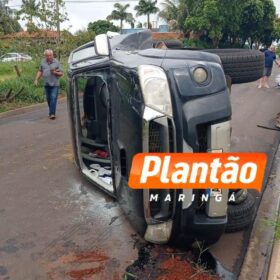 Caminhonete capota duas vezes depois de batida em Mandaguaçu Foto 3 Fotos de Caminhonete capota duas vezes depois de batida em Mandaguaçu