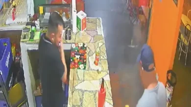 Fotos de Coxinha explode e causa queimadura no rosto de homem em restaurante do Paraná; veja o vídeo