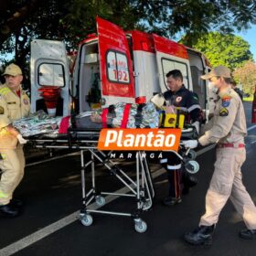 Fotos de Jovem a caminho do trabalho sofre acidente grave após colisão com lixeira e árvore em Maringá