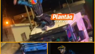 Fotos de "KIKO": personagem da "Carreta Furacão" cai durante apresentação em Sarandi