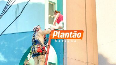 Fotos de Mulher pula do 3º andar para escapar de agressões do namorado e fica pendurada a 7 metros de altura em Maringá