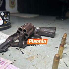 Fotos de Traficante é preso com drogas e arma de fogo em Sarandi