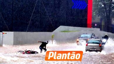 Fotos de Chuva forte causa alagamentos e arrasta veículos em Maringá