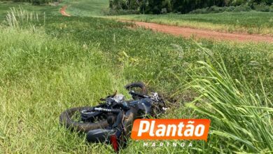 Fotos de Corpo de homem é encontrado caído ao lado de motocicleta