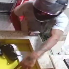 Fotos de COVARDE! Polícia procura por ladrão que mediante ameaças assaltou dois idosos, em Maringá