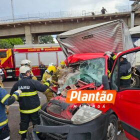 Fotos de Engavetamento na BR-376 deixa motorista preso nas ferragens em Sarandi