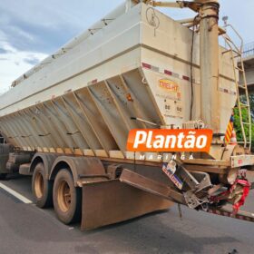 Fotos de Engavetamento na BR-376 deixa motorista preso nas ferragens em Sarandi