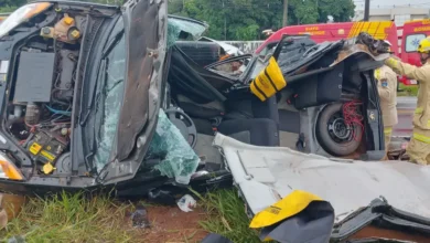 Fotos de Grave colisão na PR-323 deixa condutora presa às ferragens nesta quarta-feira