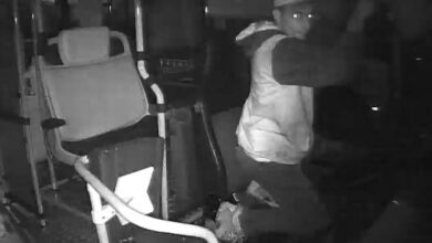 Fotos de Polícia Civil divulga imagens e pede ajuda da população para localizar ladrão que furtou 12 módulos de ônibus em Maringá