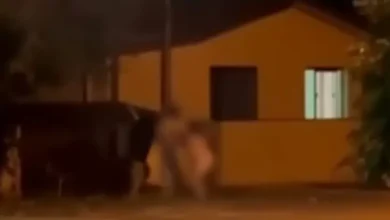 Fotos de Amante foge nua após ser flagrada por esposa em traição no Paraná