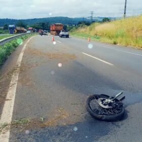 Fotos de Casal de Maringá morre em acidente com motocicleta BMW na BR-376