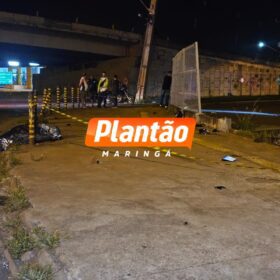Fotos de Garupa morre e piloto fica em estado grave após moto bater em meio-fio e alambrado em Maringá 