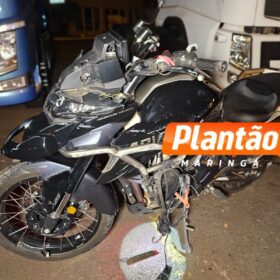 Fotos de Garupa morre e piloto fica em estado grave após moto bater em meio-fio e alambrado em Maringá 