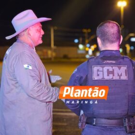 Fotos de Garupa morre e piloto fica em estado grave após moto bater em meio-fio e alambrado em Maringá 