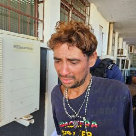 Fotos de Suspeito de homicídio é preso pela Ronda Ostensiva Municipal (ROMU) em Maringá