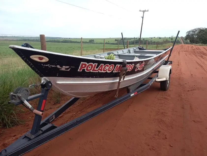 Fotos de Dois homens são presos e multados por pesca ilegal na região