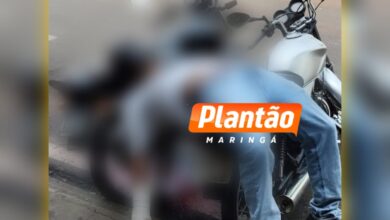 Fotos de Homem é executado a tiros em frente a oficina mecânica em Sarandi